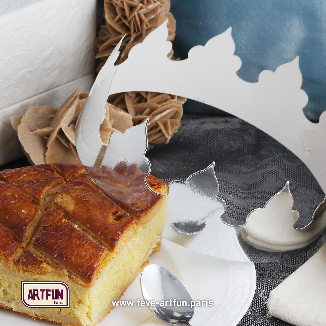 Lot De 40 Couronnes Des Rois En Carton - Or Mat, Pliées 18,5 Cm - Pour Galettes, Fêtes, Pâtissiers
