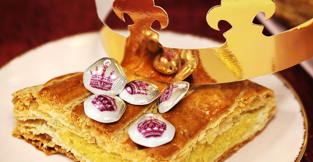 ArtFun Lot 1000 FEVES Collection Love Story - Feve Galette des Rois  Epiphanie Premium - Bijou Feve Porcelaine : : Cuisine et Maison